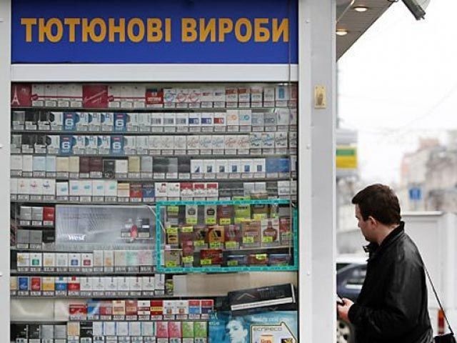 Влада обіцяє посилити правила торгівлі сигаретами в кіосках у разі не застосування РРО