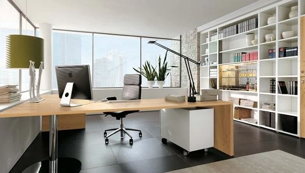 Суд поновив працівника на роботі: чи може роботодавець стягнути з працівника вихідну допомогу Суд поновив працівника на роботі: чи може роботодавець стягнути з працівника вихідну допомогу