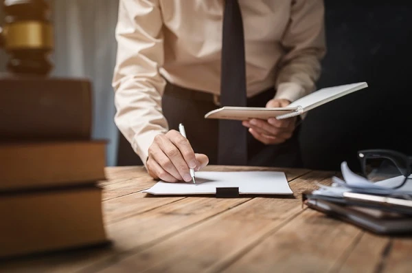 Уряд хоче надати більше повноважень інспекторам праці Уряд хоче надати більше повноважень інспекторам праці