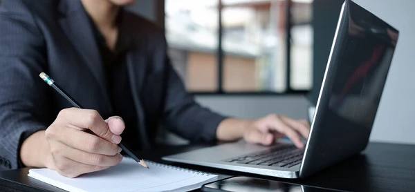 Коли виникають податкові зобов’язання та податковий кредит з ПДВ за довгостроковими контрактами