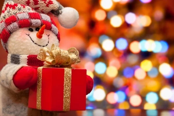 Покладіть подарунок під подушку або в чобіток Покладіть подарунок під подушку або в чобіток