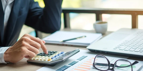 Прибутківець отримав кошти за відвантажені товари будучи спрощенцем: чи коригувати фінансовий результат до оподаткування