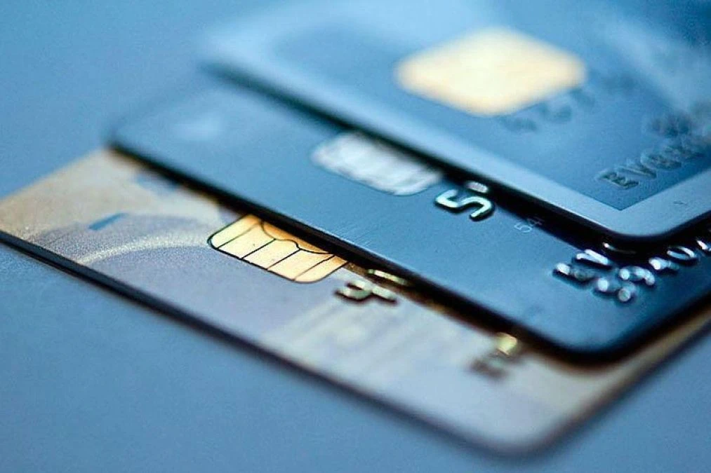 Готують нові обмеження для переказів з картки на картку