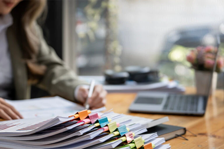 Додаток 4ДФ: нюанси заповнення графи «Працювало за трудовими договорами (контрактами)»