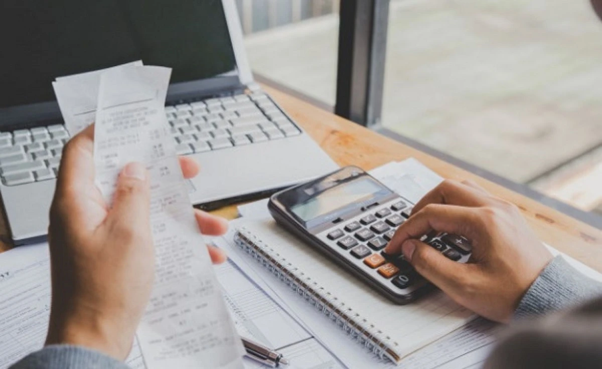 Готівкові розрахунки із фізособою більше 50 тис. грн на день: чи є це порушенням?