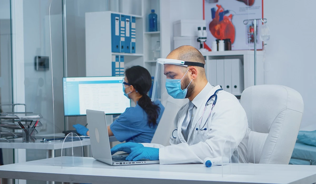 Чи коригувати фінрезультат на вартість добровільно переданого медичного виробу спецлікарні