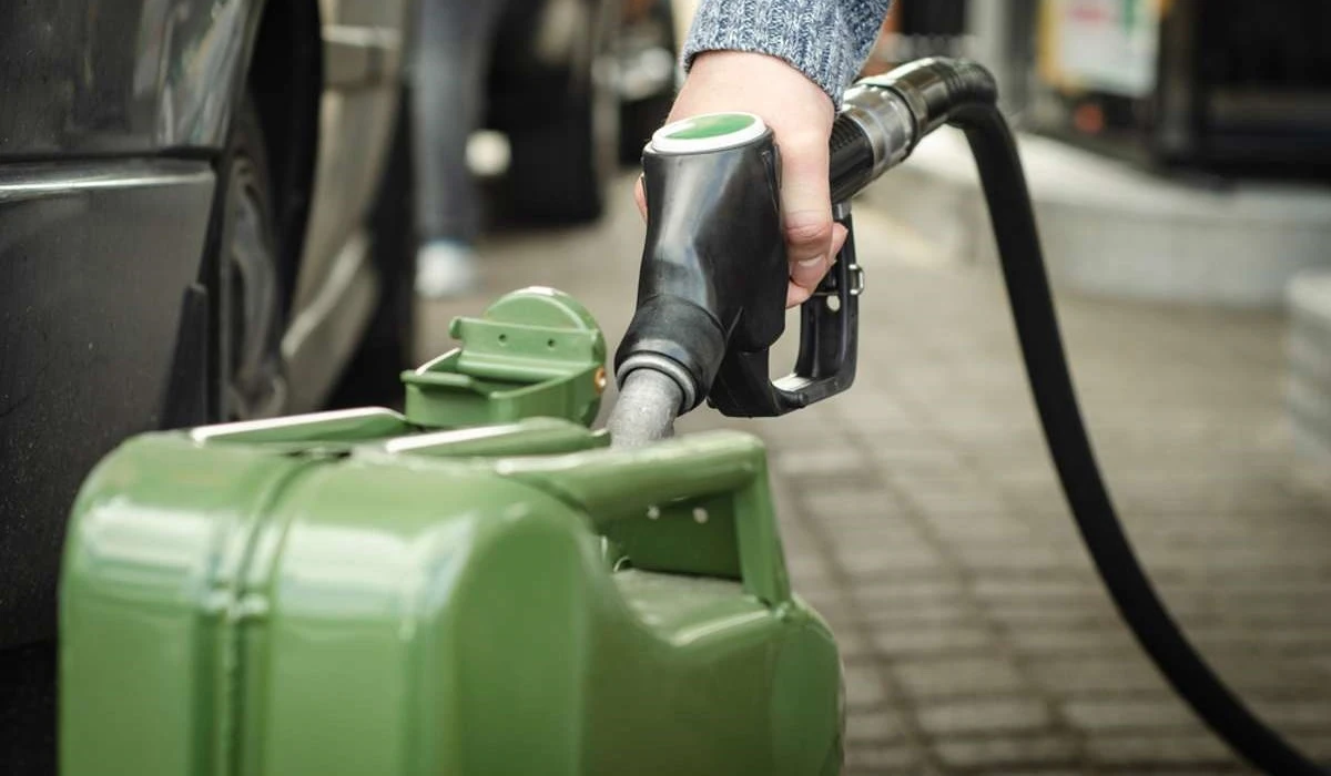 Коли приміщення або території для зберігання пального є акцизним складом