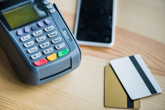 Які торговці з 2025 року зобов’язані встановлювати POS-термінали