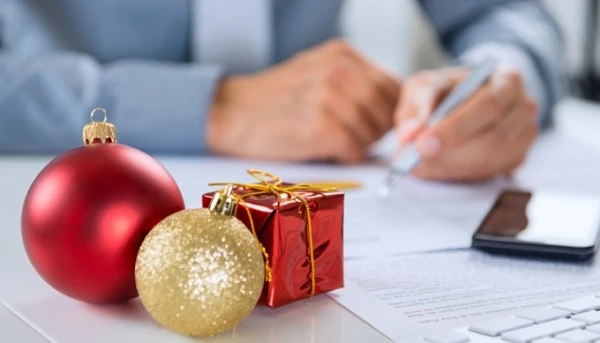 Новорічні подарунки дітям працівників від роботодавця: що з ЄСВ